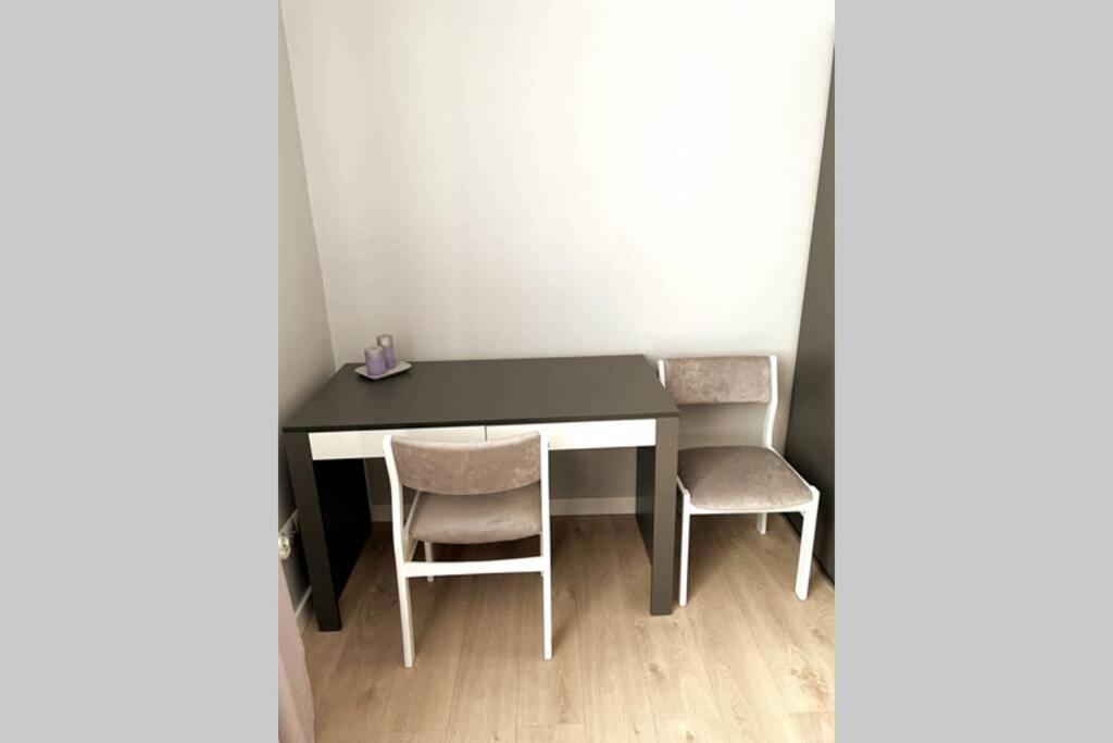 Modern Apartment In Tarnów Eksteriør bilde